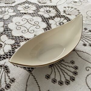Lenox Elongated Raised Sided Serving Dish